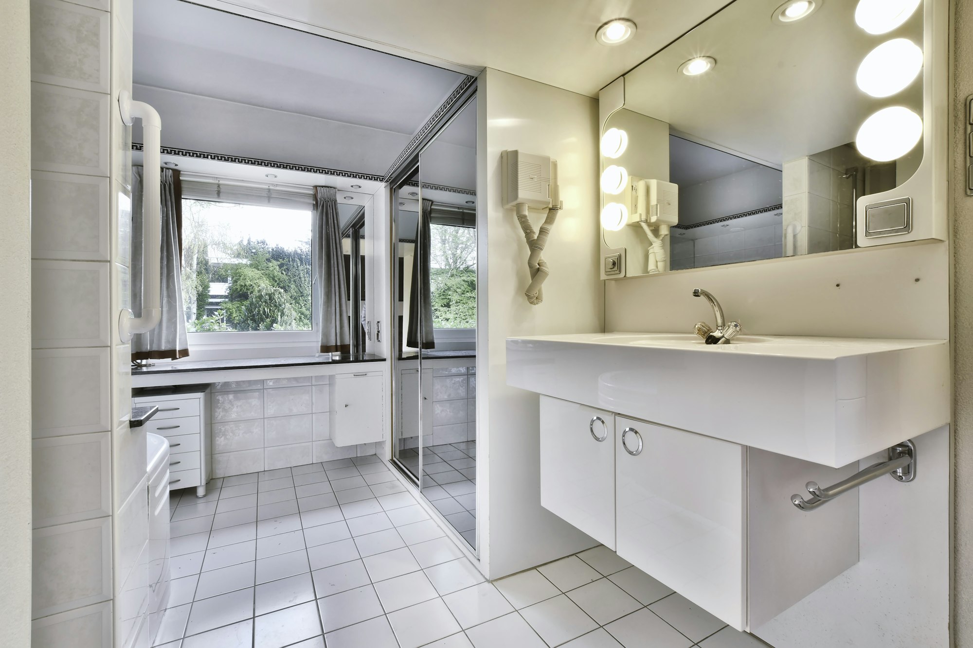 Elegant bathroom design